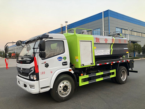 東風(fēng)大多利卡清洗吸污車